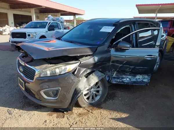 5XYPG4A58JG370779 2018 KIA SORENTO - Image 2