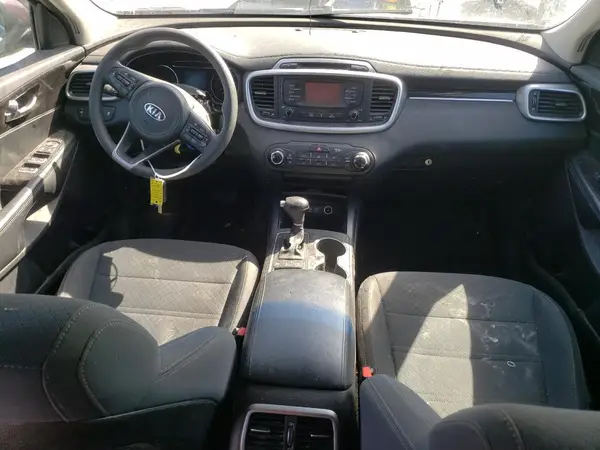 5XYPG4A58JG394628 2018 KIA SORENTO - Image 8
