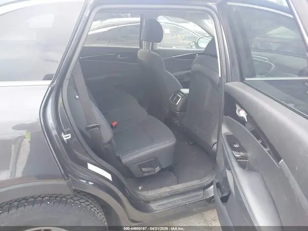 5XYPG4A58KG441190 2019 KIA SORENTO - Image 8