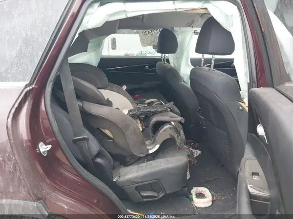 5XYPG4A58KG450102 2019 KIA SORENTO - Image 8