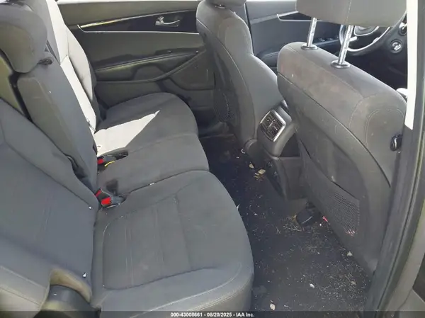 5XYPG4A58KG452559 2019 KIA SORENTO - Image 8