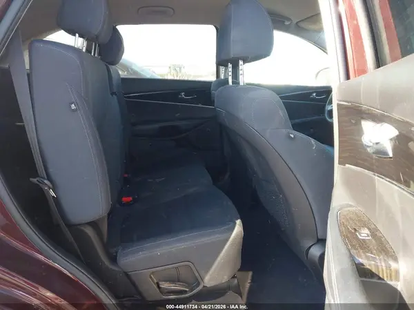 5XYPG4A58KG476070 2019 KIA SORENTO - Image 8