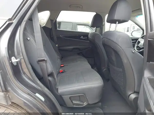 5XYPG4A58KG481463 2019 KIA SORENTO - Image 8
