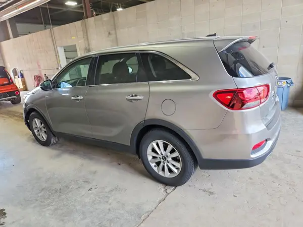 5XYPG4A58KG482306 2019 KIA SORENTO - Image 2