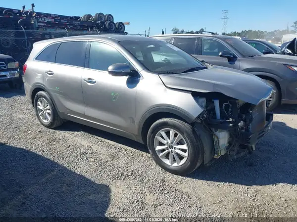 5XYPG4A58KG487635 2019 KIA SORENTO - Image 1