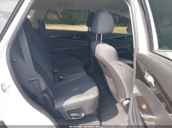 5XYPG4A58KG488459 2019 KIA SORENTO - Image 8