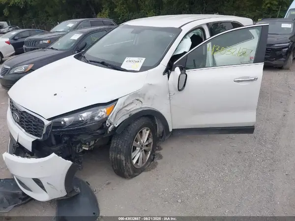 5XYPG4A58KG489739 2019 KIA SORENTO - Image 2