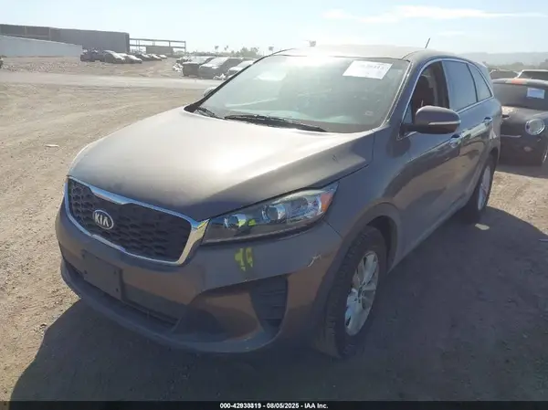 5XYPG4A58KG490549 2019 KIA SORENTO - Image 2