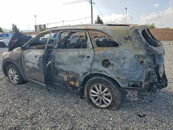 5XYPG4A58KG493807 2019 KIA SORENTO - Image 2