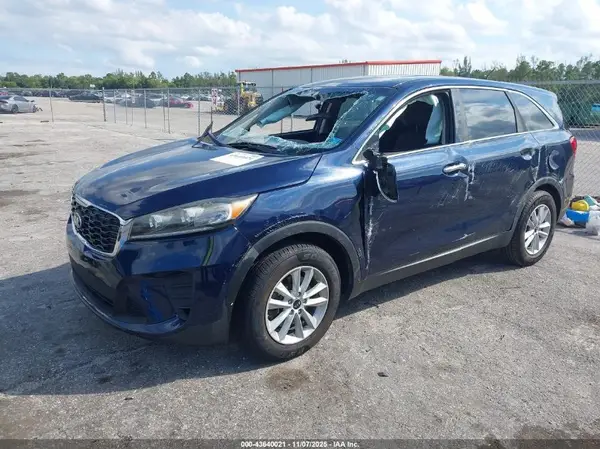 5XYPG4A58KG495315 2019 KIA SORENTO - Image 2