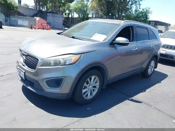 5XYPG4A59GG072430 2016 KIA SORENTO - Image 2