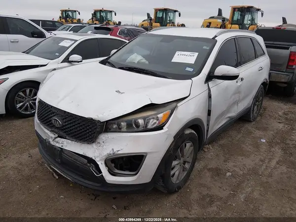 5XYPG4A59GG097084 2016 KIA SORENTO - Image 2