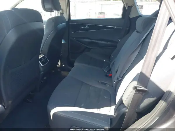 5XYPG4A59GG109721 2016 KIA SORENTO - Image 8