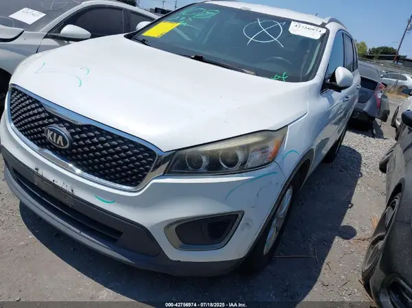 5XYPG4A59GG109752 2016 KIA SORENTO - Image 2