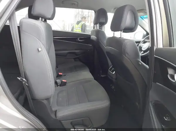 5XYPG4A59GG111016 2016 KIA SORENTO - Image 8