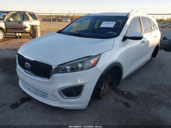 5XYPG4A59GG129581 2016 KIA SORENTO - Image 2