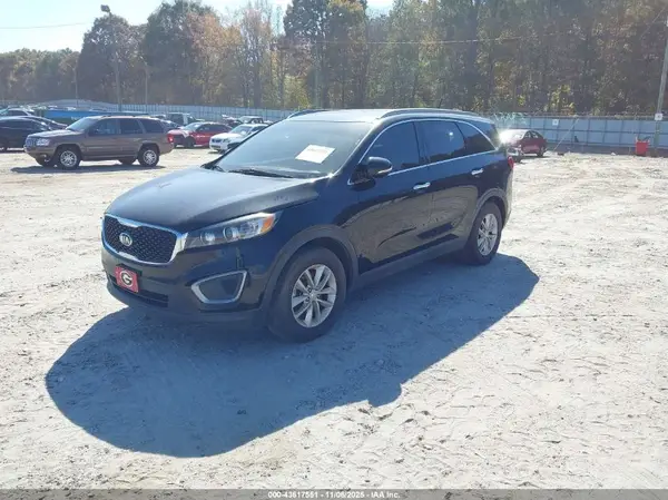 5XYPG4A59HG188969 2017 KIA SORENTO - Image 2