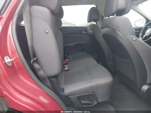 5XYPG4A59HG209934 2017 KIA SORENTO - Image 8