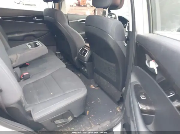 5XYPG4A59HG220433 2017 KIA SORENTO - Image 8
