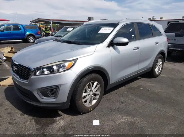 5XYPG4A59HG230895 2017 KIA SORENTO - Image 2