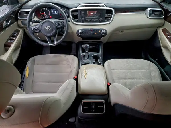 5XYPG4A59HG292085 2017 KIA SORENTO - Image 8