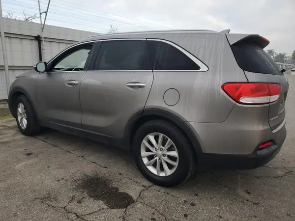 5XYPG4A59HG308267 2017 KIA SORENTO - Image 2