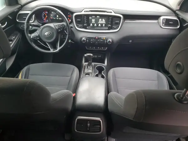 5XYPG4A59HG308267 2017 KIA SORENTO - Image 8