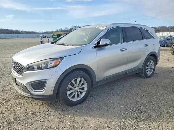 5XYPG4A59JG366904 2018 KIA SORENTO - Image 1