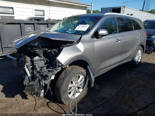 5XYPG4A59JG387431 2018 KIA SORENTO - Image 2