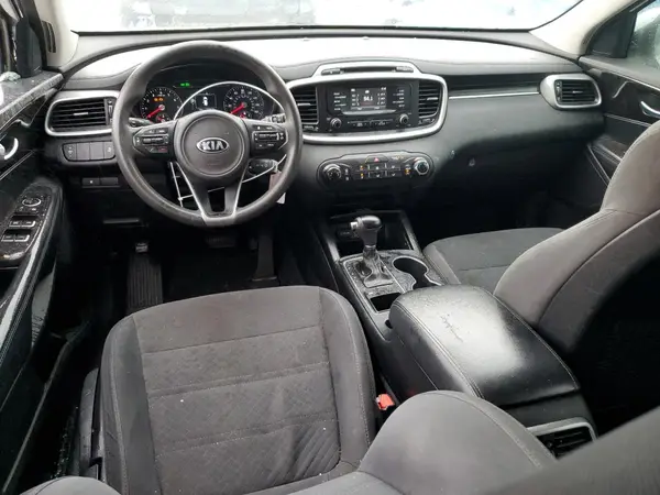 5XYPG4A59JG388949 2018 KIA SORENTO - Image 8