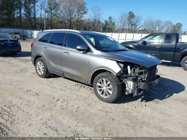 5XYPG4A59JG405846 2018 KIA SORENTO - Image 1