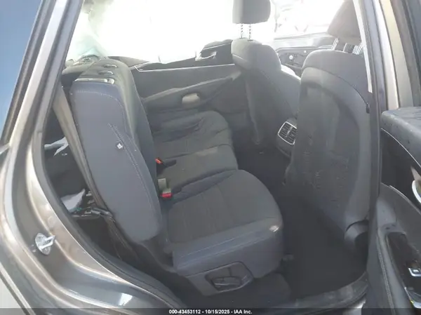 5XYPG4A59KG435561 2019 KIA SORENTO - Image 8