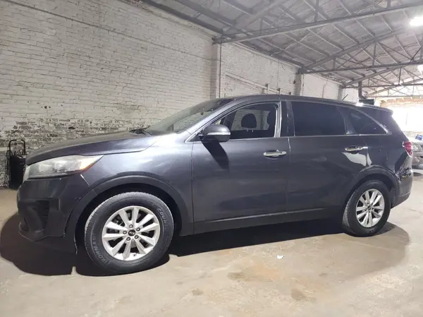 5XYPG4A59KG441196 2019 KIA SORENTO - Image 2