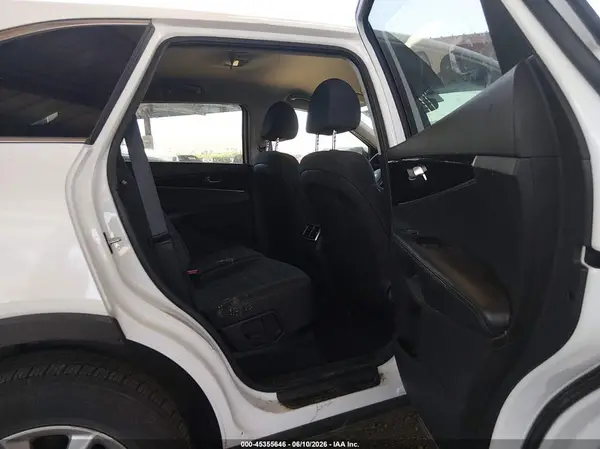 5XYPG4A59KG446480 2019 KIA SORENTO - Image 8