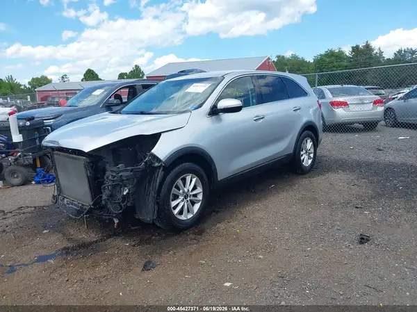 5XYPG4A59KG512428 2019 KIA SORENTO - Image 2