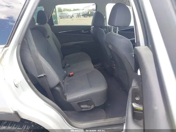 5XYPG4A59KG512428 2019 KIA SORENTO - Image 8