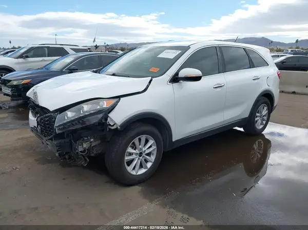 5XYPG4A59KG558146 2019 KIA SORENTO - Image 2