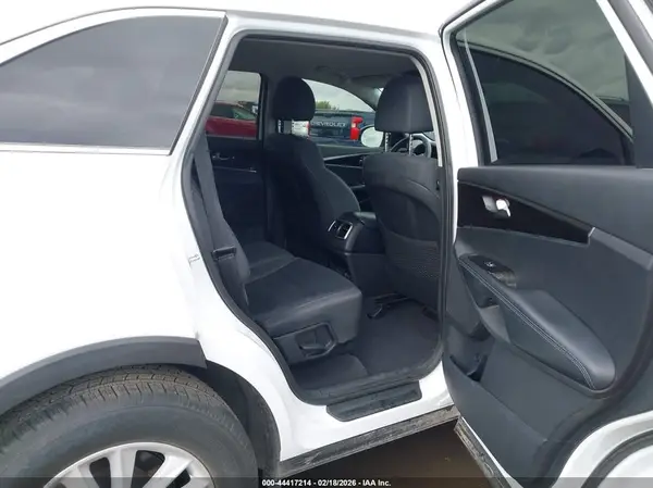 5XYPG4A59KG558146 2019 KIA SORENTO - Image 8