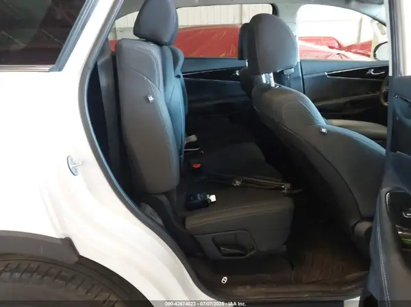 5XYPG4A59KG561290 2019 KIA SORENTO - Image 8