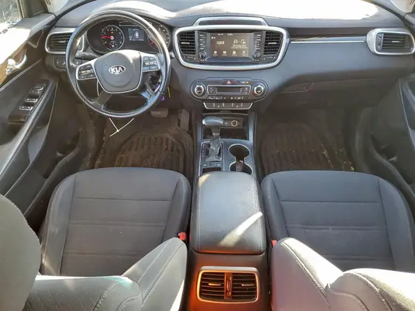 5XYPG4A59KG585900 2019 KIA SORENTO - Image 8