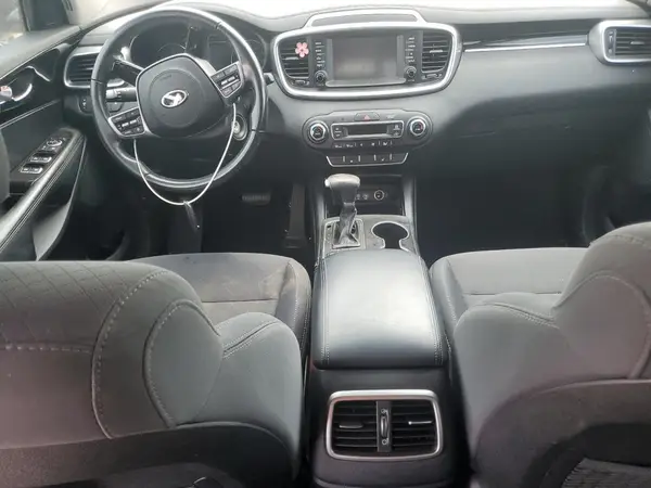 5XYPG4A59KG597979 2019 KIA SORENTO - Image 8