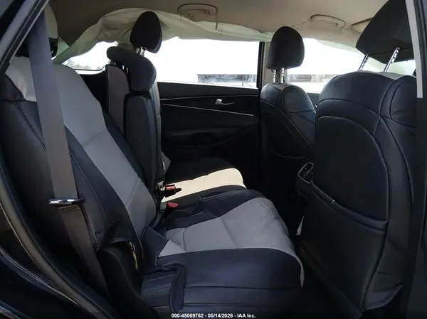 5XYPG4A59KG603988 2019 KIA SORENTO - Image 8