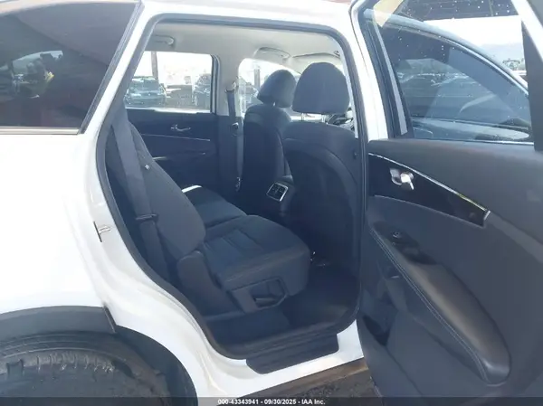 5XYPG4A59LG623319 2020 KIA SORENTO - Image 8