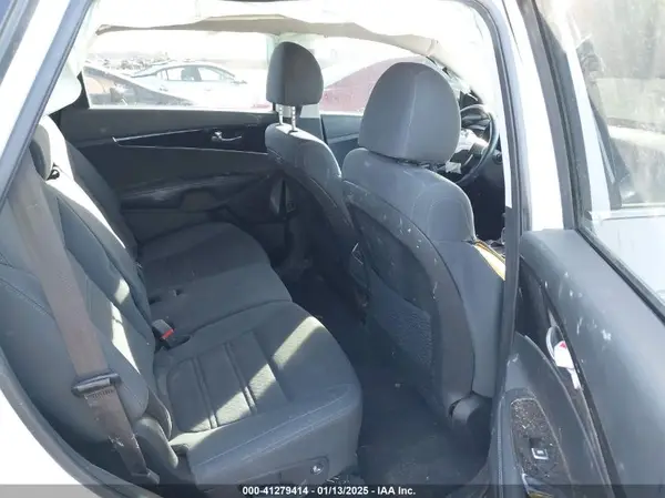 5XYPG4A59LG661617 2020 KIA SORENTO - Image 8