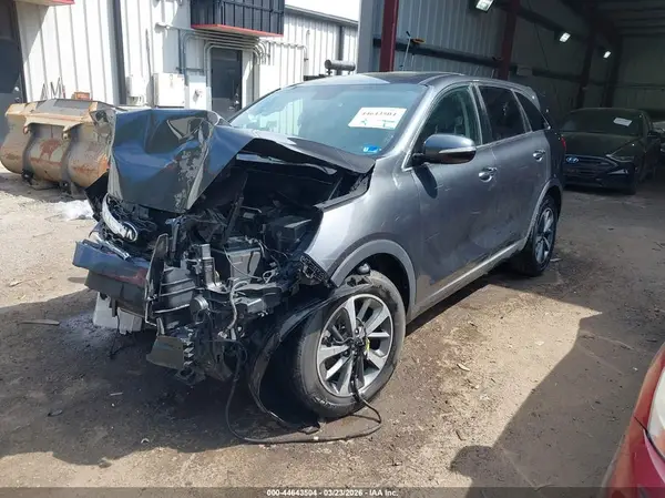 5XYPG4A59LG665912 2020 KIA SORENTO - Image 2