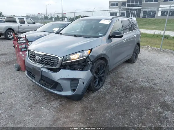 5XYPG4A59LG684945 2020 KIA SORENTO - Image 2