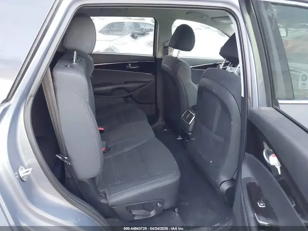 5XYPG4A59LG684945 2020 KIA SORENTO - Image 8