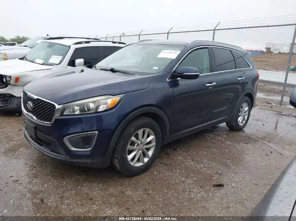 5XYPG4A5XGG002693 2016 KIA SORENTO - Image 2
