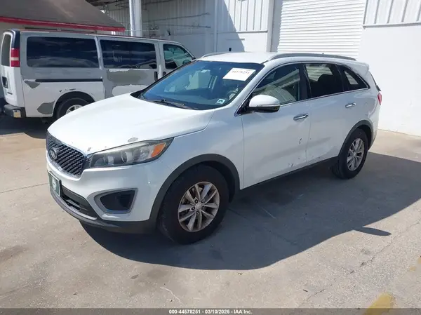 5XYPG4A5XGG003990 2016 KIA SORENTO - Image 2
