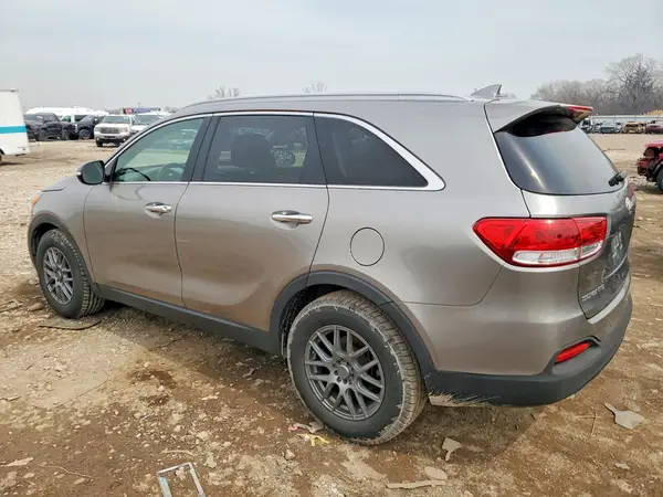 5XYPG4A5XGG023589 2016 KIA SORENTO - Image 2